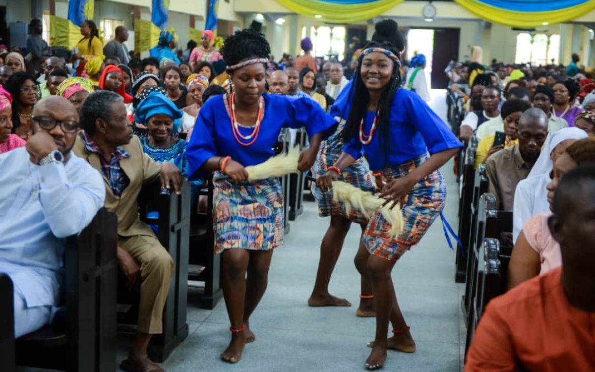 Catholic Representatives Commence Tribal Thanksgiving